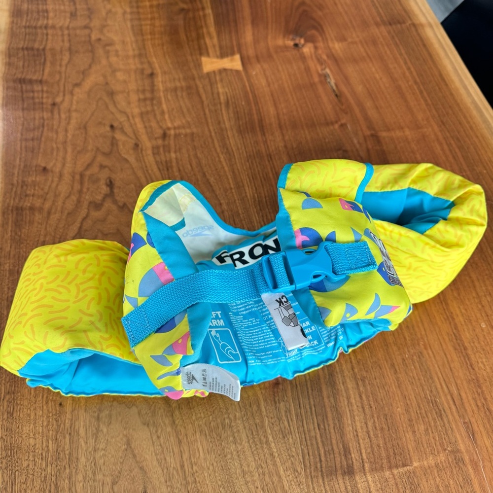 Speedo Kids Swim Vest - Yellow and Blue. Size 30-50lb - Picture 4 of 7